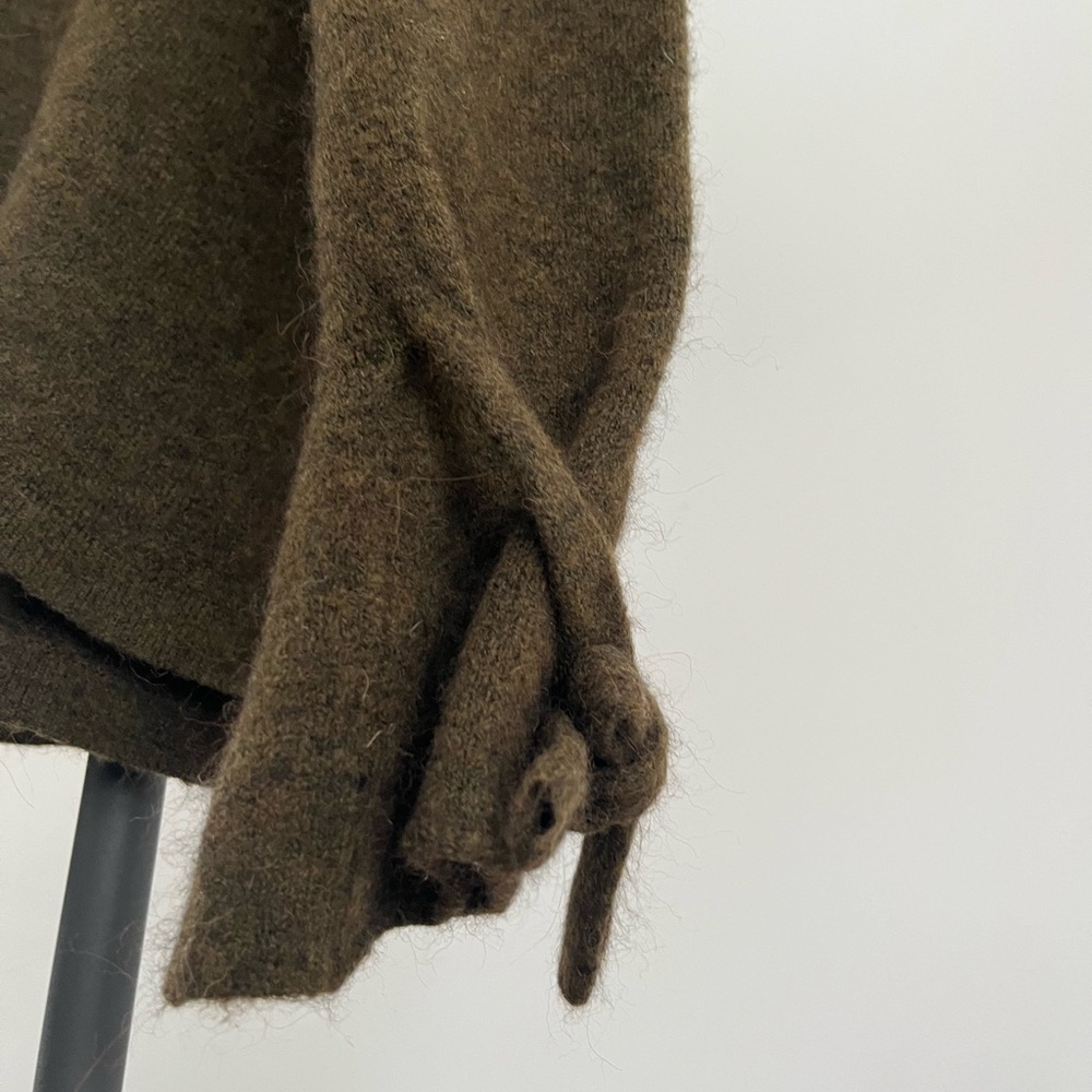 Aritzia the group babaton sweater - Picture 4 of 6